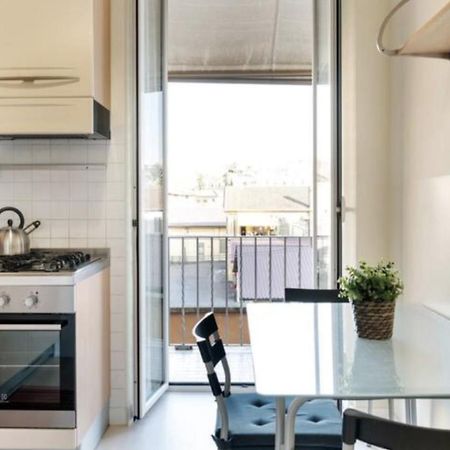 Sunny Flat In Elegant Building Close To Colosseum Rome Exterior photo