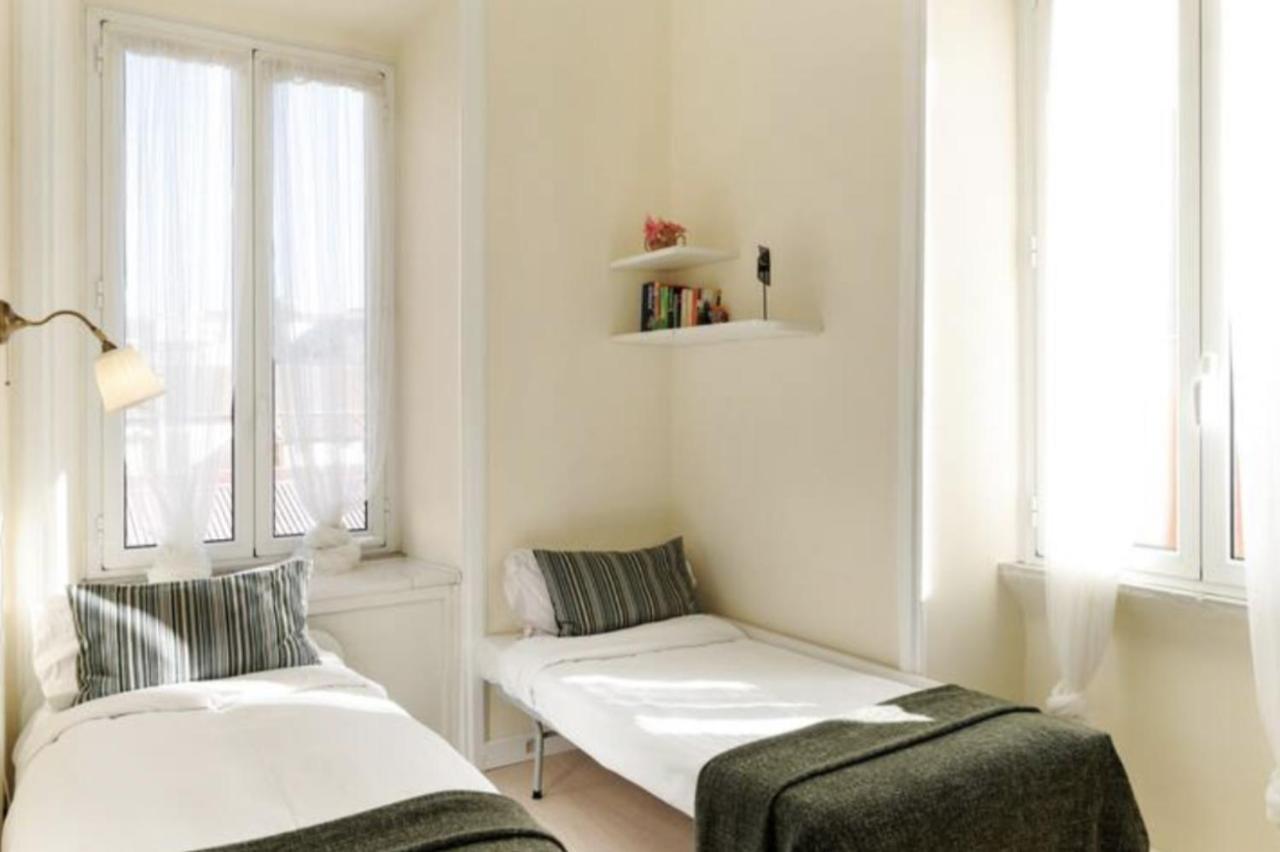 Sunny Flat In Elegant Building Close To Colosseum Rome Exterior photo