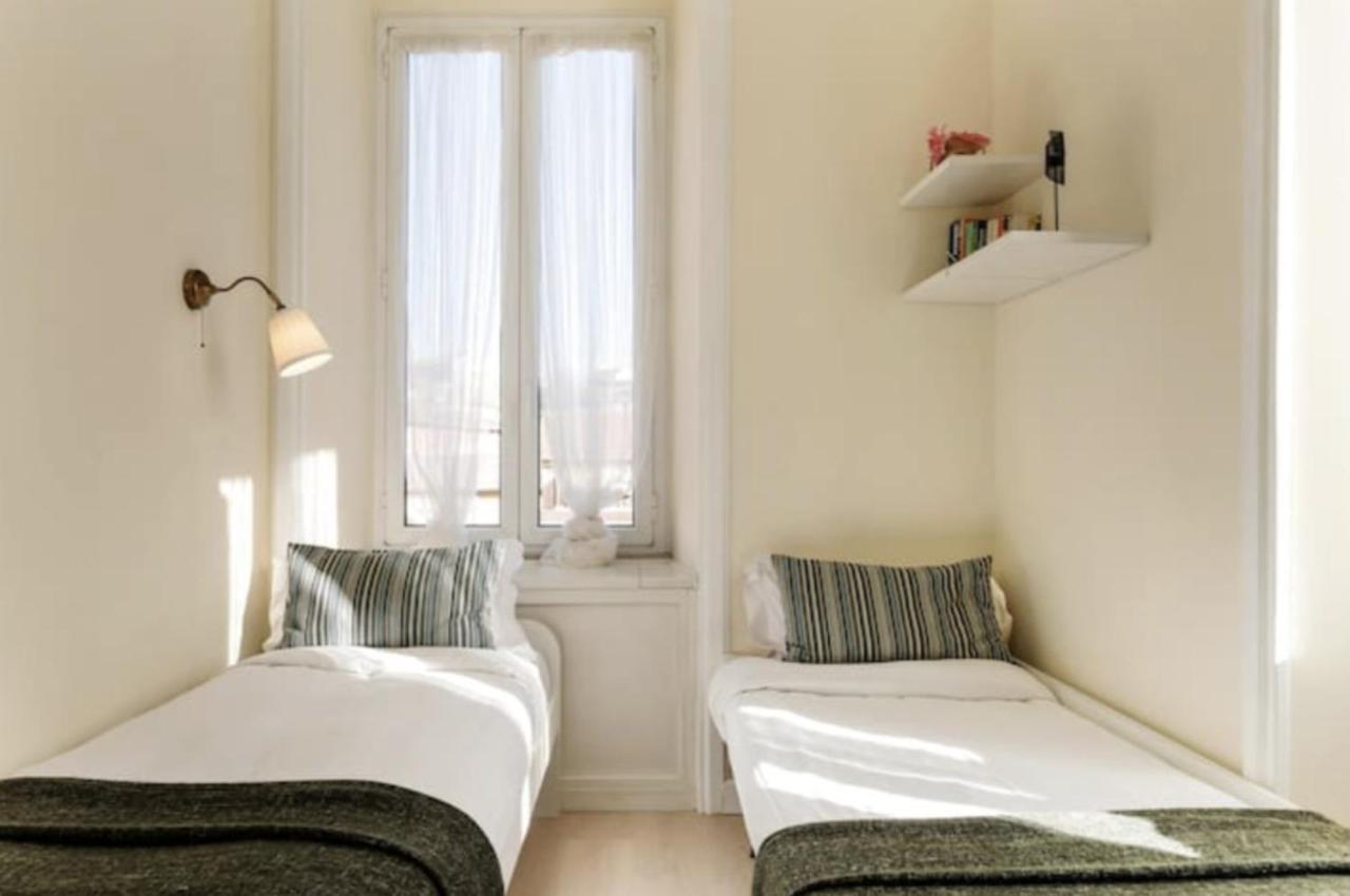 Sunny Flat In Elegant Building Close To Colosseum Rome Exterior photo